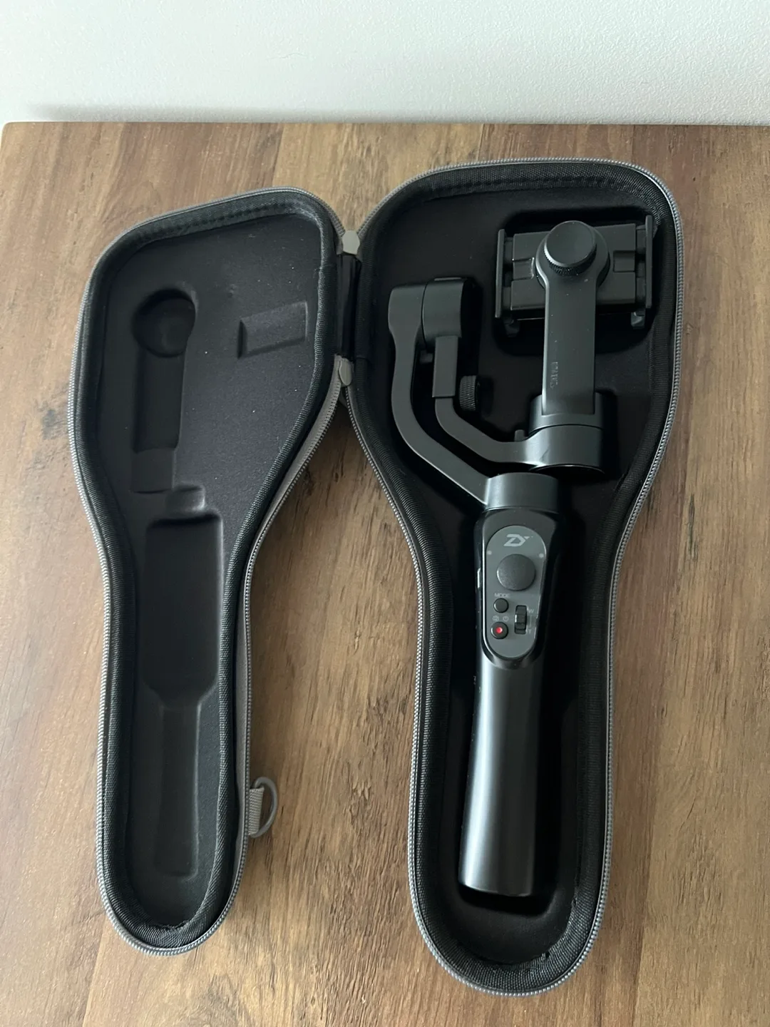 Zhiyun Smooth X Gimbal Stabilizer with Case image indicator(2)