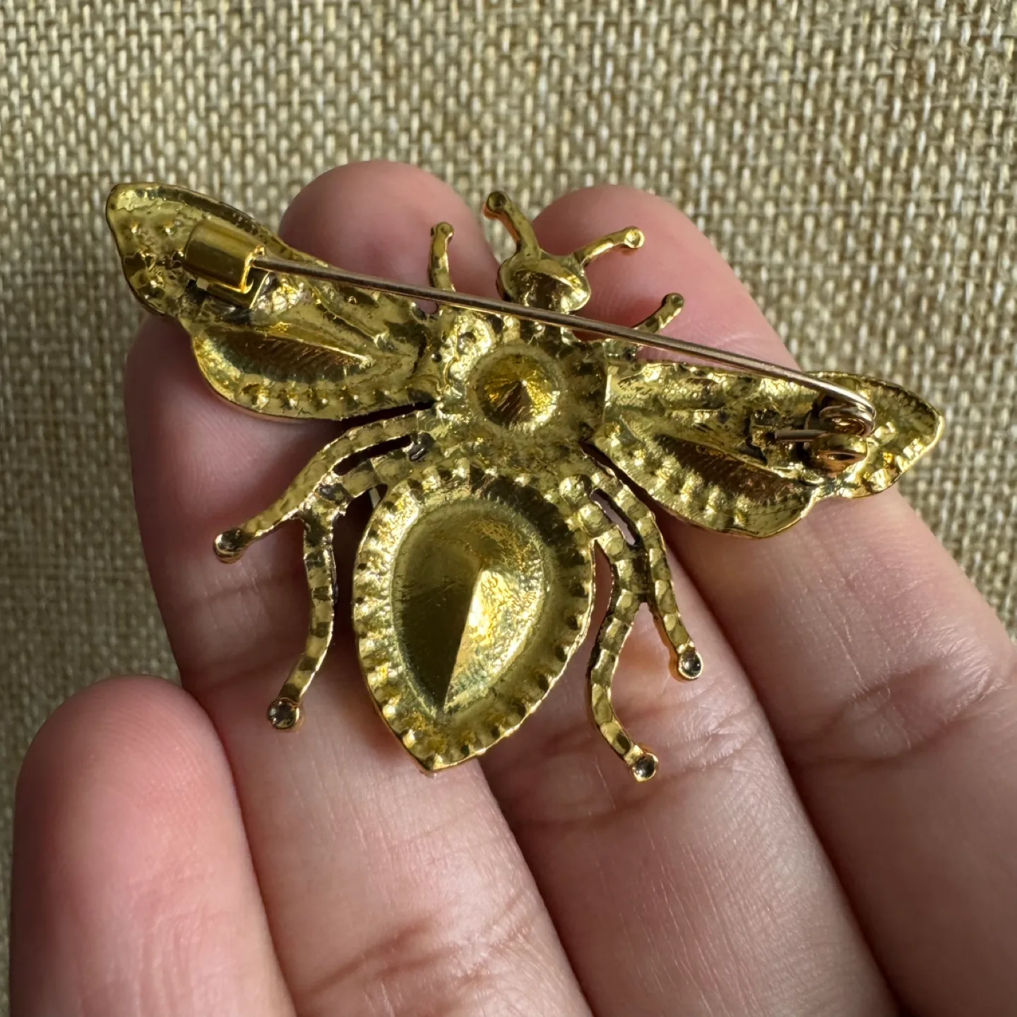 Luxe Gold Bee Brooch with Black Crystals image indicator(5)