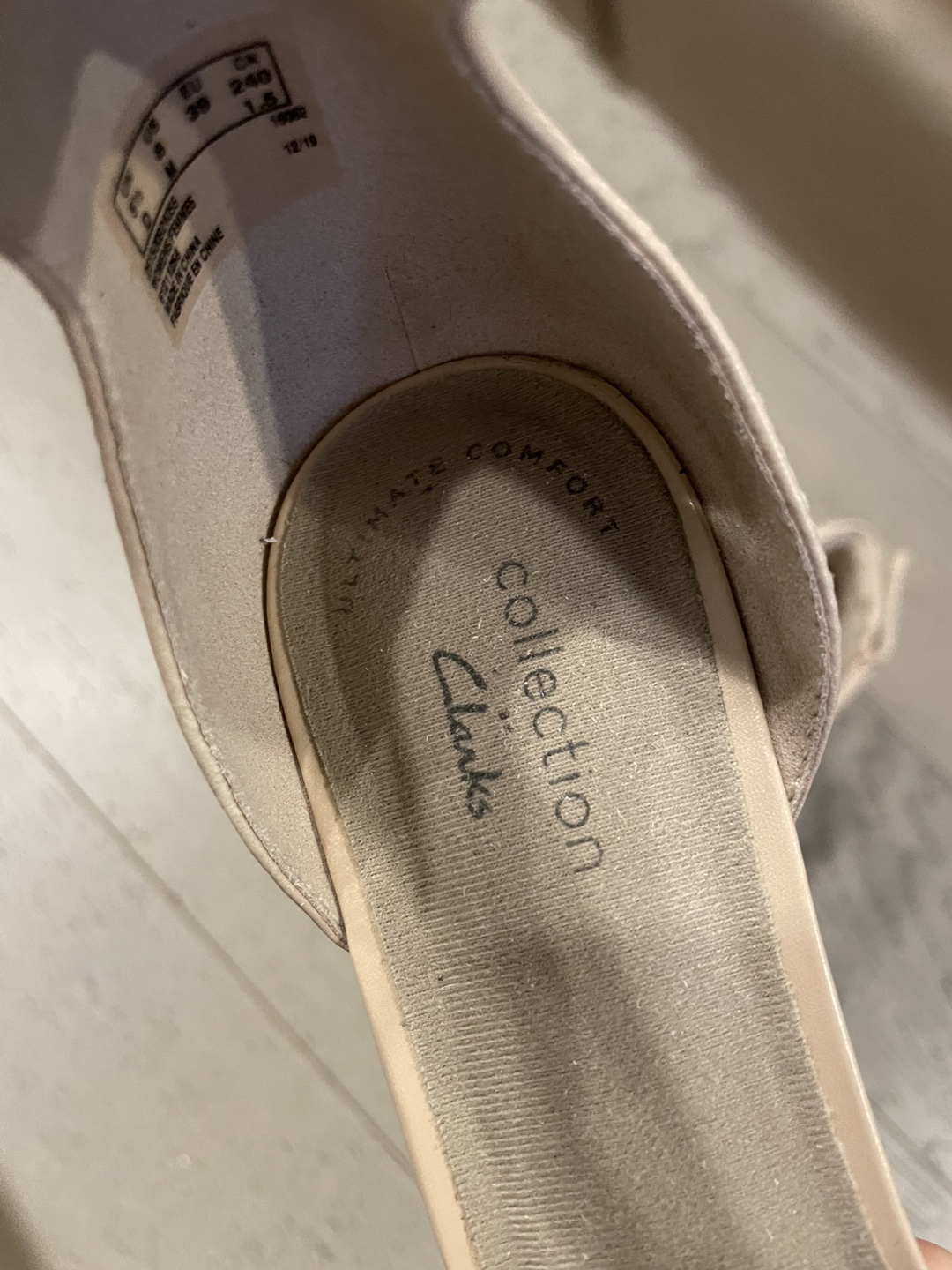 Clarks Women's Blush Beige Leather Heels, Size 8M - photo 3