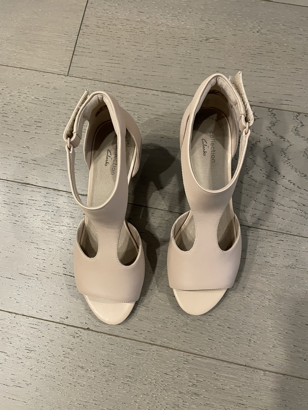 Clarks Women's Blush Beige Leather Heels, Size 8M - photo 2