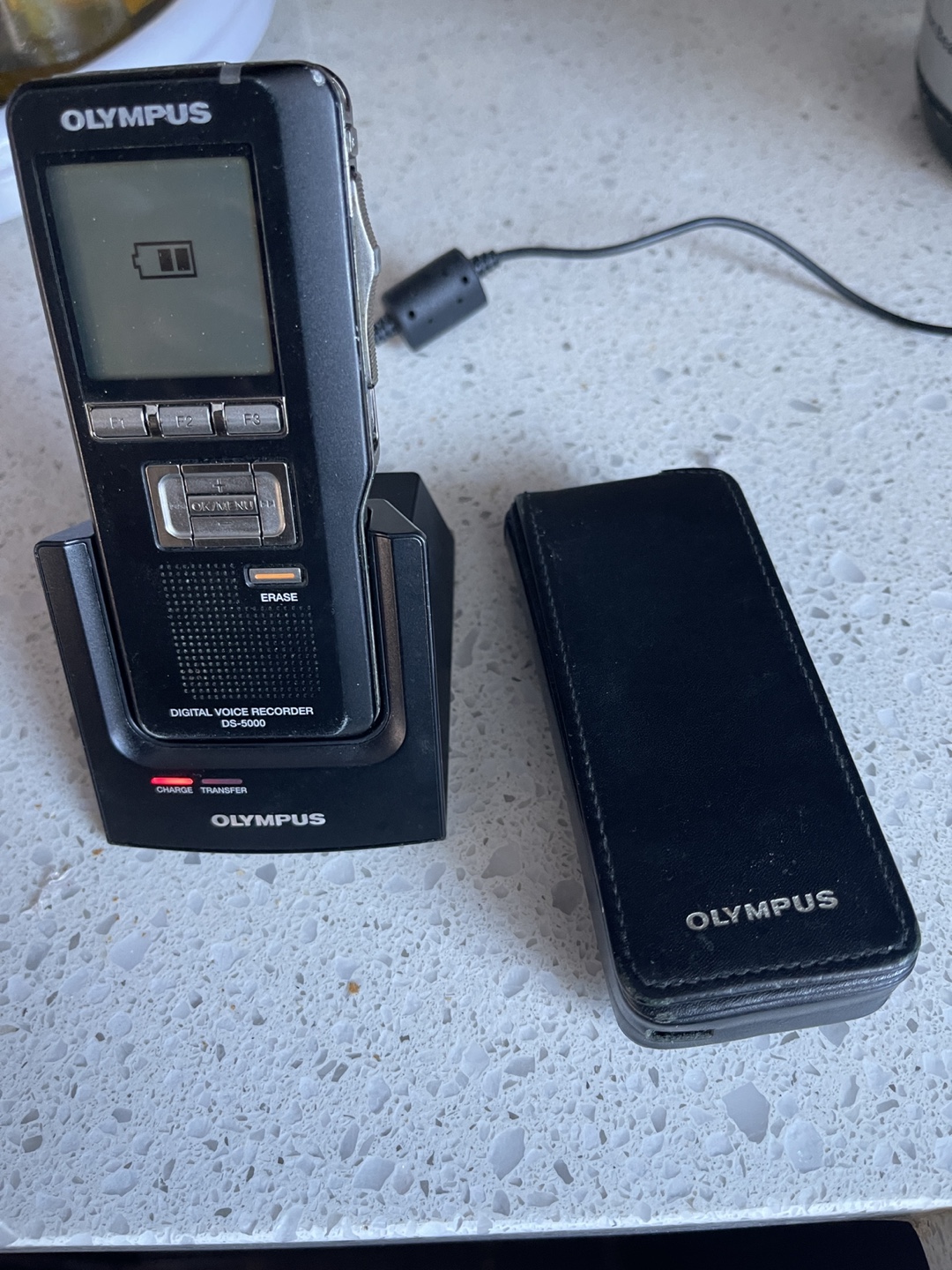 Olympus DS-5000 Digital Voice Recorder with Case and Charger - photo 2