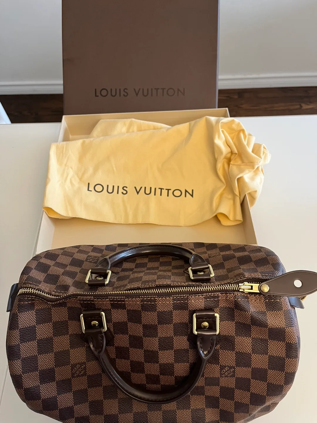 Authentic Louis Vuitton Speedy 30 Damier Ebene handbag image indicator(4)