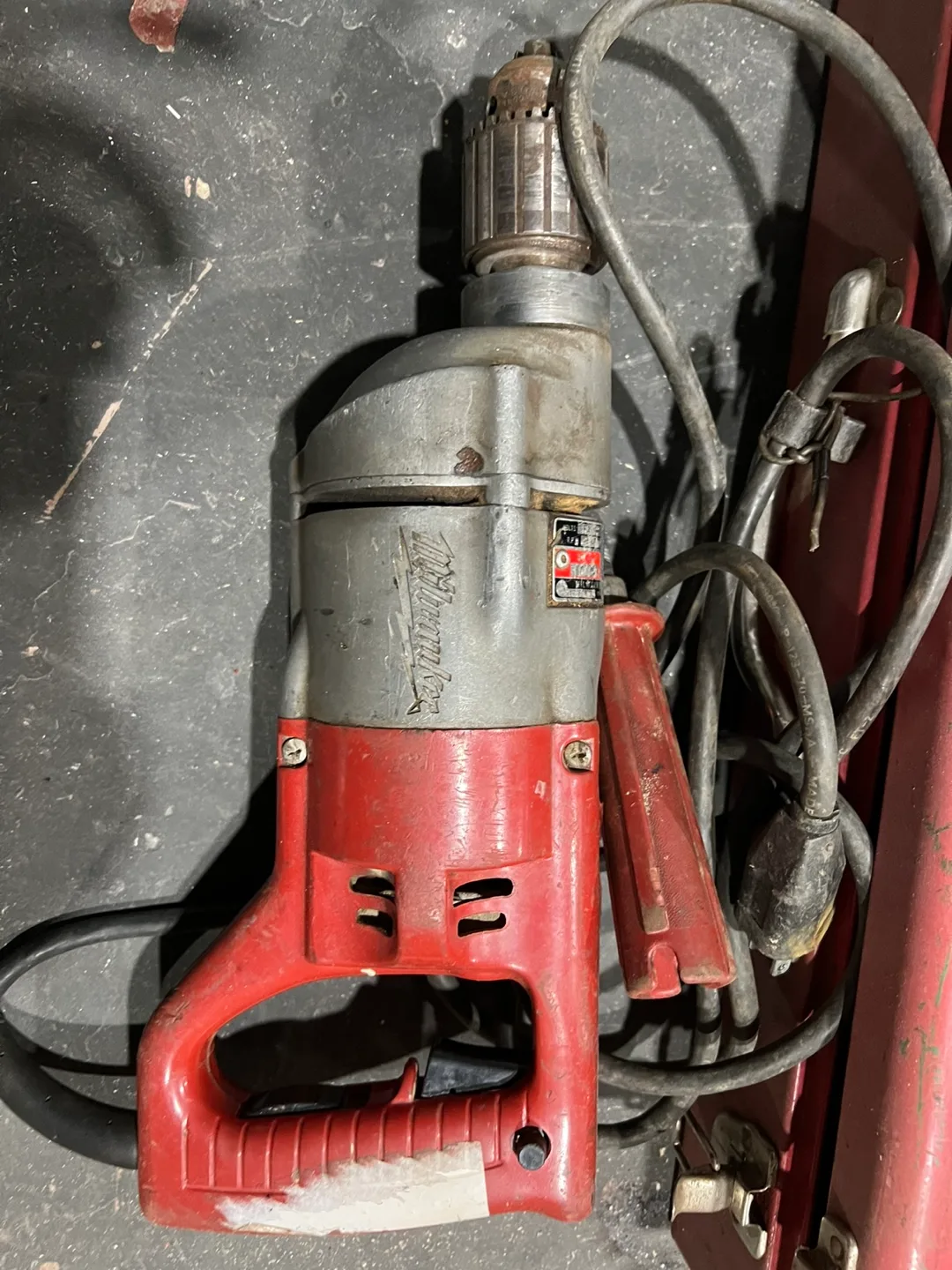 Vintage Milwaukee 1/2" Electric Drill with Case & Bits image indicator(4)