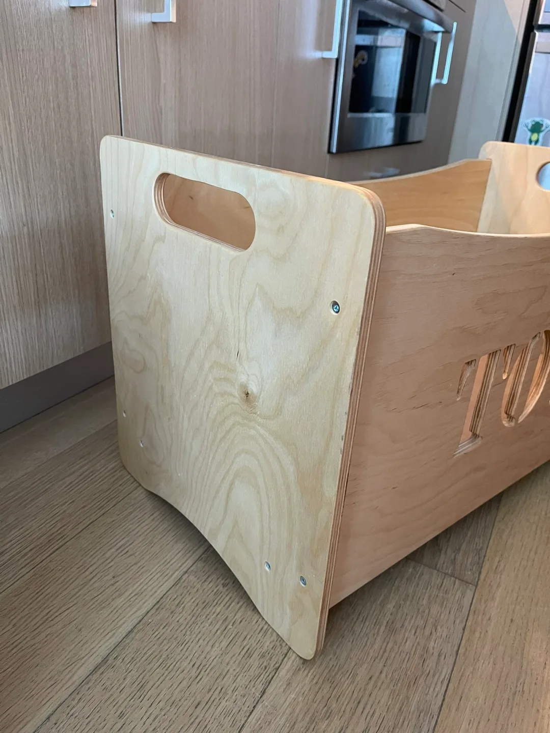 Wooden Toy Storage Box with Cutout "Toys" Design image indicator(6)