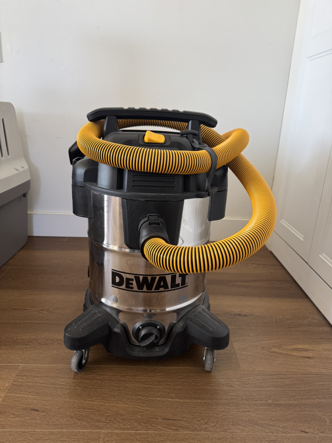 Dewalt 10-Gallon Wet/Dry Vacuum