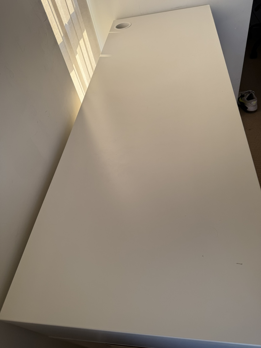 IKEA MICKE white desk - photo 2