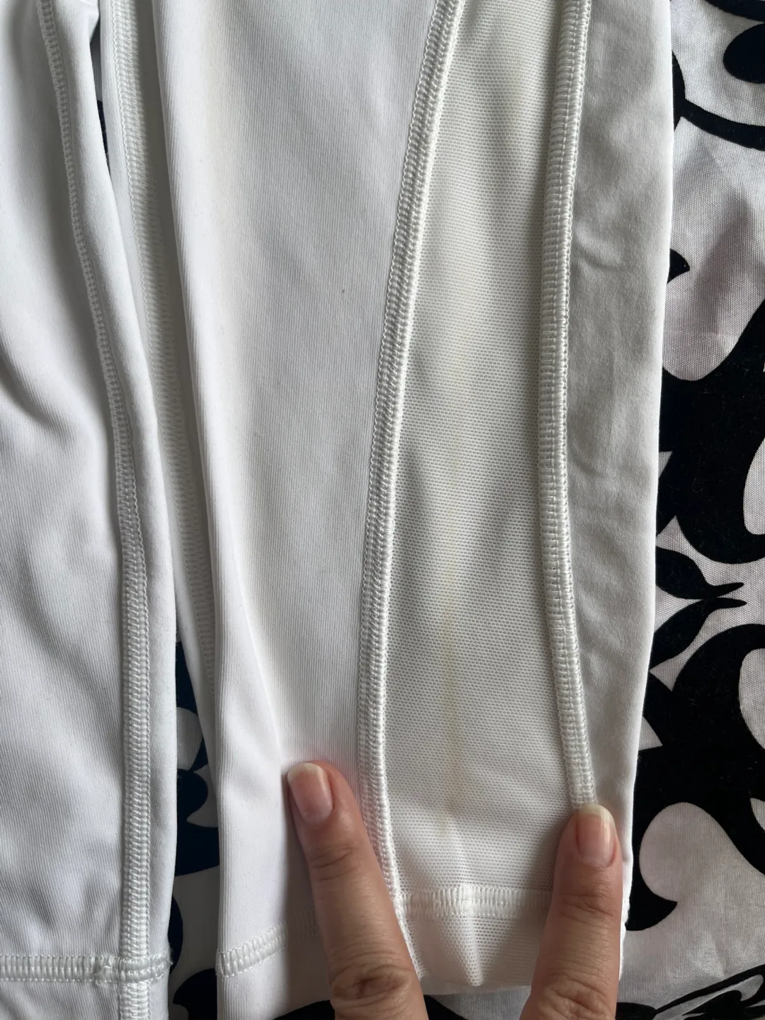 lululemon running leggings XS US 4 image indicator(4)