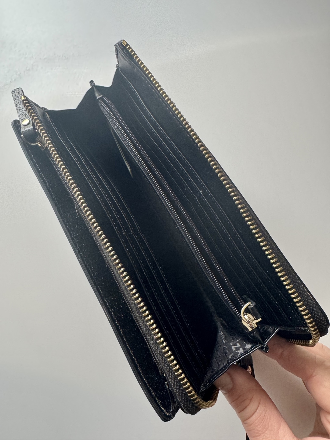 Kate Spade New York Black Leather Zip Around Wallet - photo 3