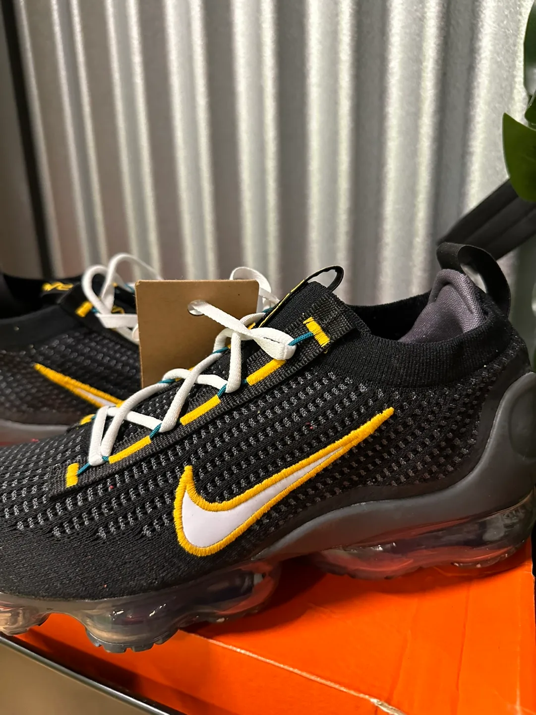 Nike Vapormax 2021 FK Black Yellow size 9.5 image indicator(2)