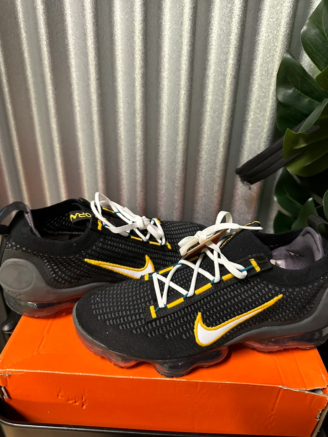 Nike Vapormax 2021 FK Black Yellow size 9.5 image indicator(8)