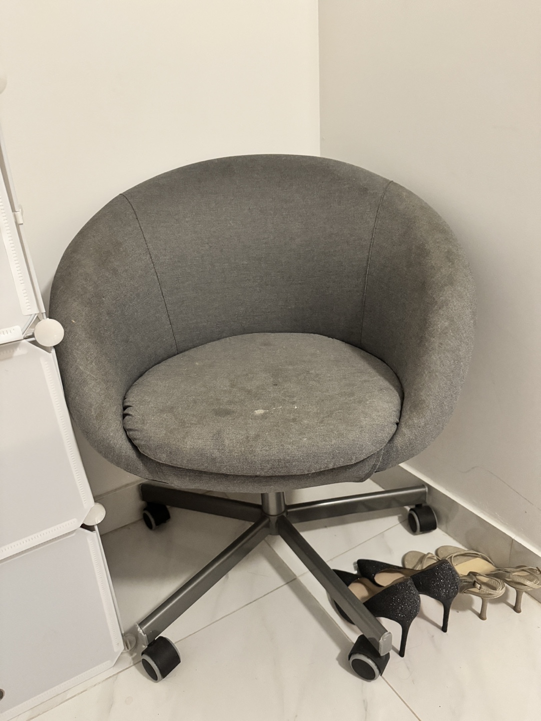 Grey Swivel Office Chair - photo 2