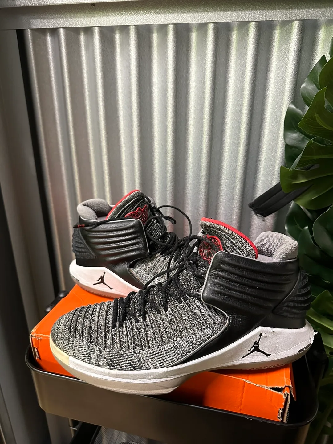 Air Jordan 32 MVP Grey Black Red Men's Basketball Shoes Size 12 image indicator(5)