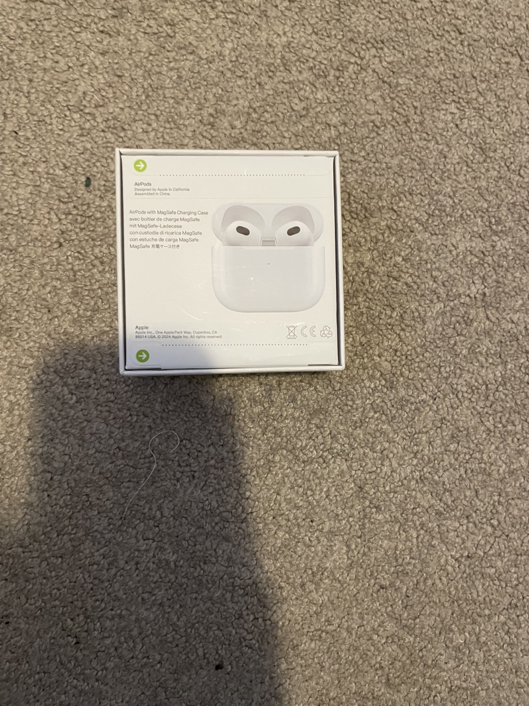Apple AirPods with MagSafe Charging Case - photo 3