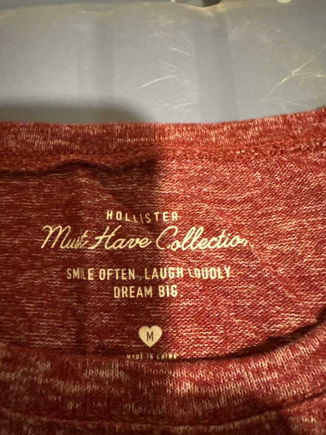 Hollister Must Have Collection Maroon T-Shirt - Size Medium image indicator(2)
