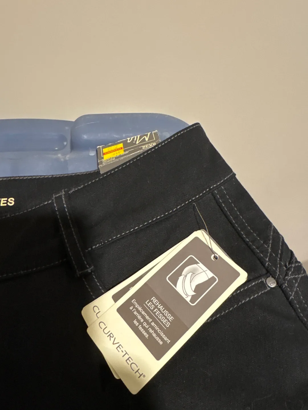 Denver Hayes Mia Curve-Tech Black Jeans - Size 8x32 image indicator(4)