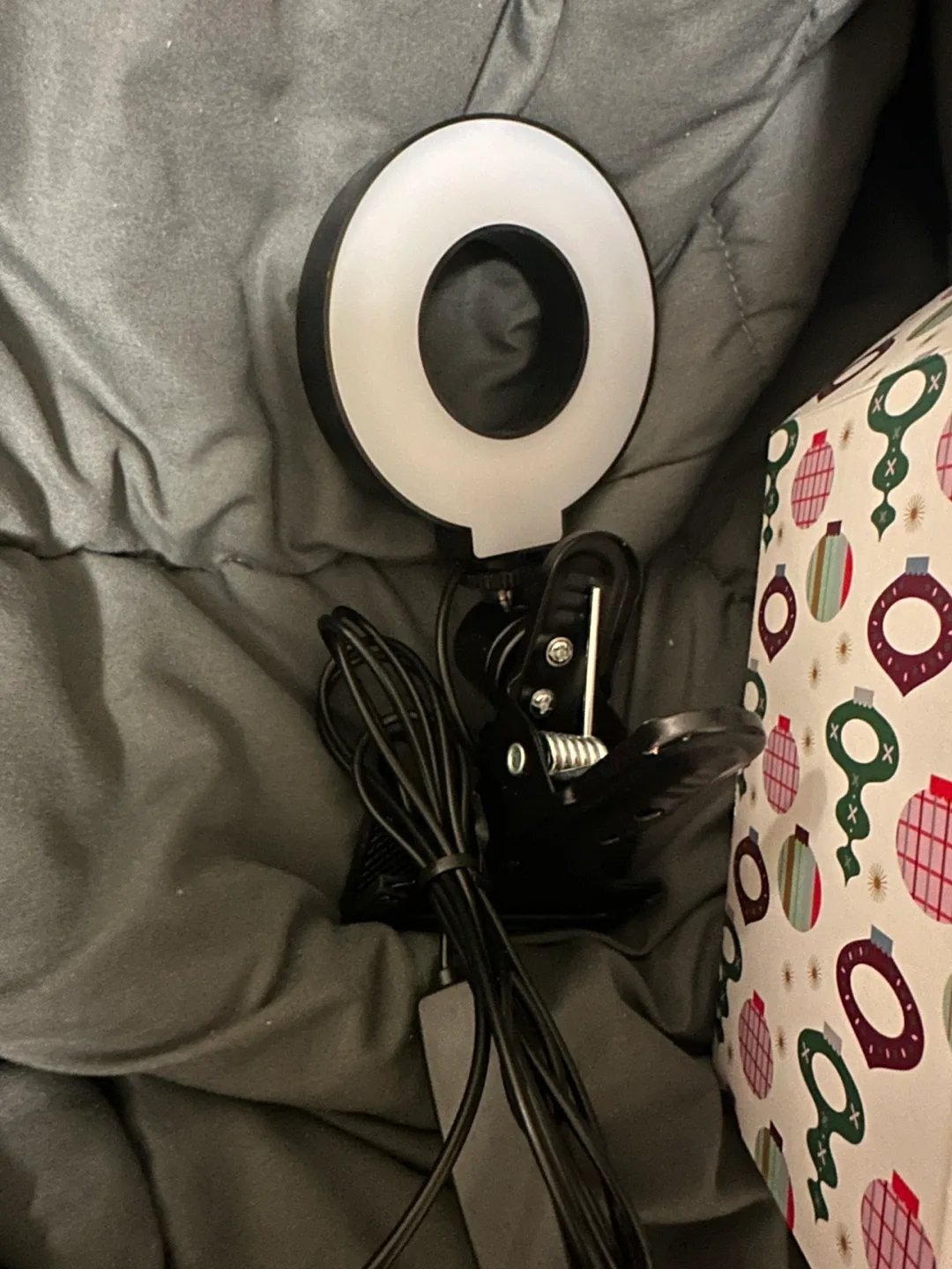 USB Clip-on Ring Light with 3 Brightness Settings image indicator(2)