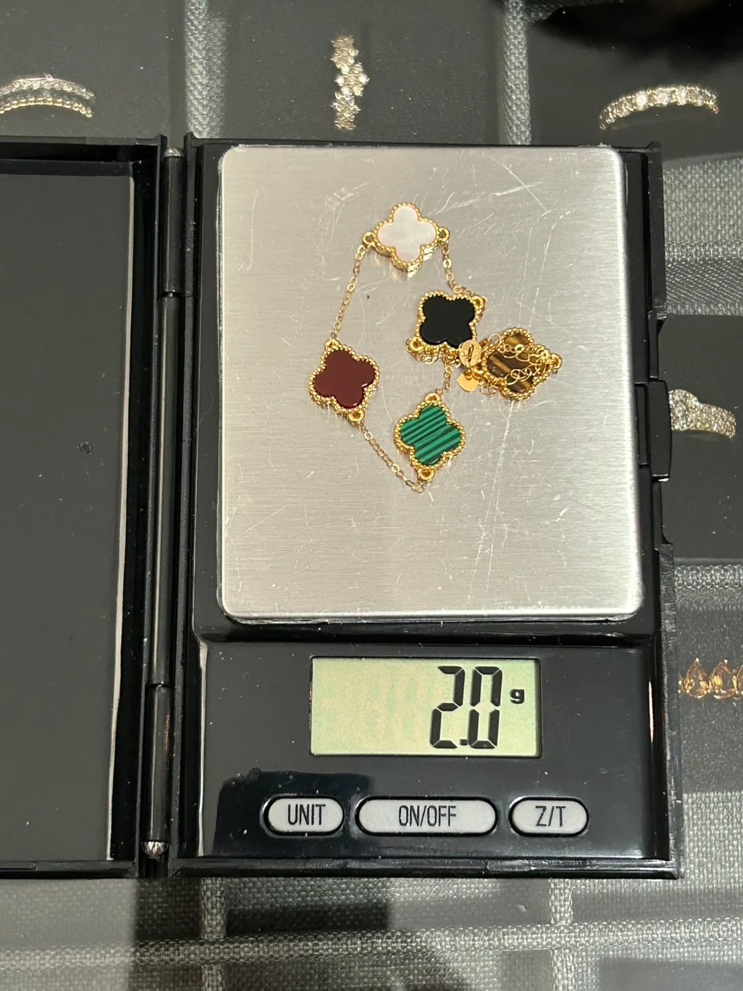 18K Gold Van Cleef & Arpels Alhambra Bracelet image indicator(2)