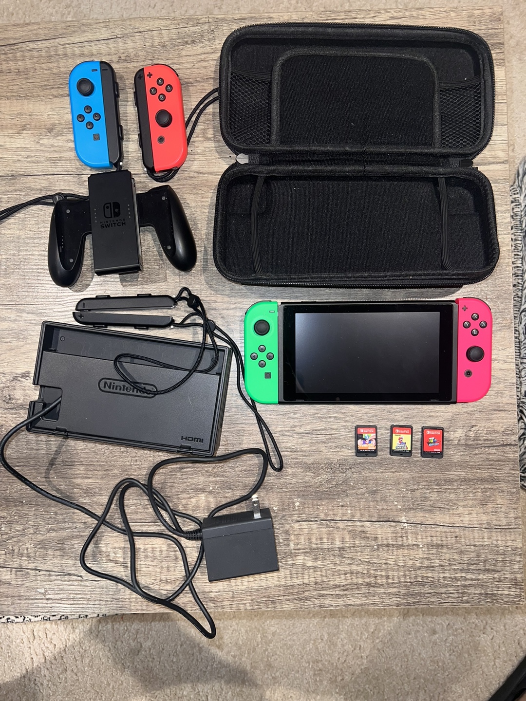 Nintendo switch + 4 games + 2controllers