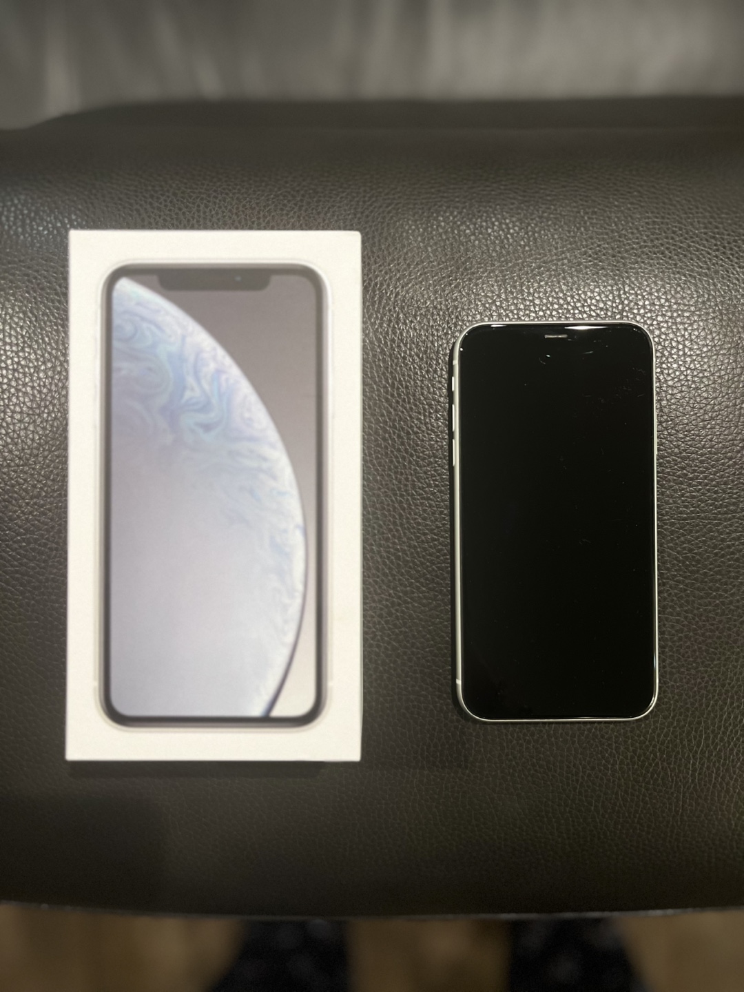 iPhone XR Unlocked - photo 2