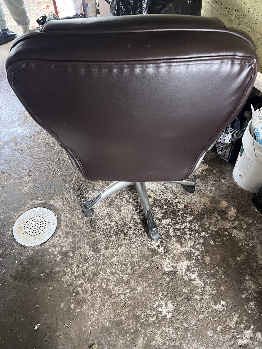 Brown Leather Executive Office Chair - photo 2