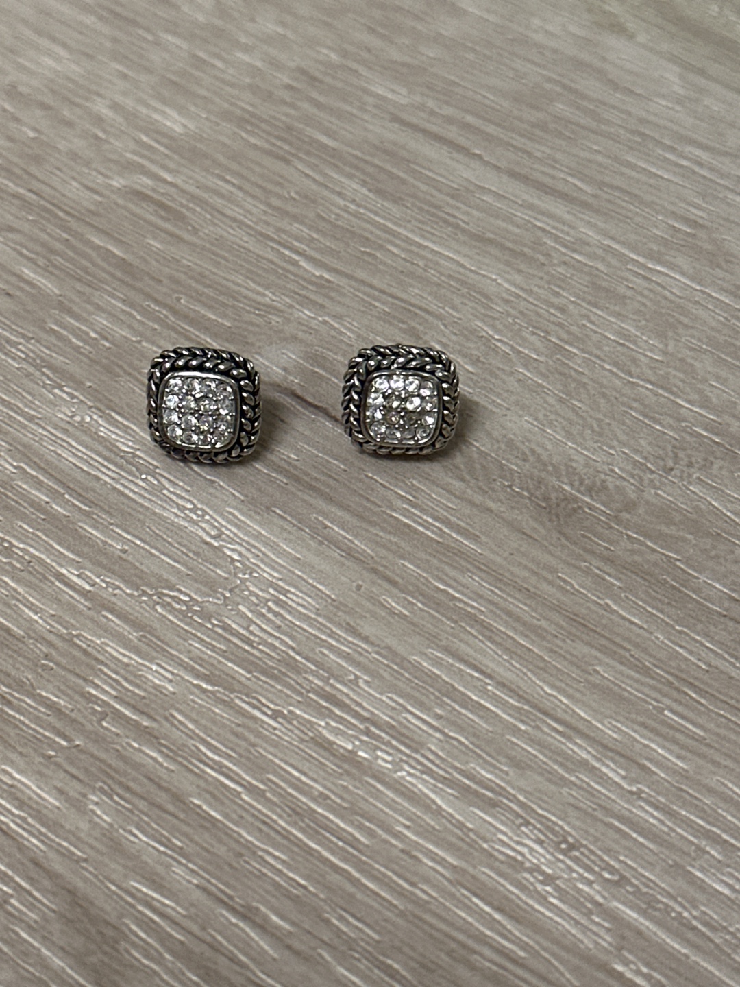 #freecycle 🥕 Silver Tone Square CZ Stud Earrings