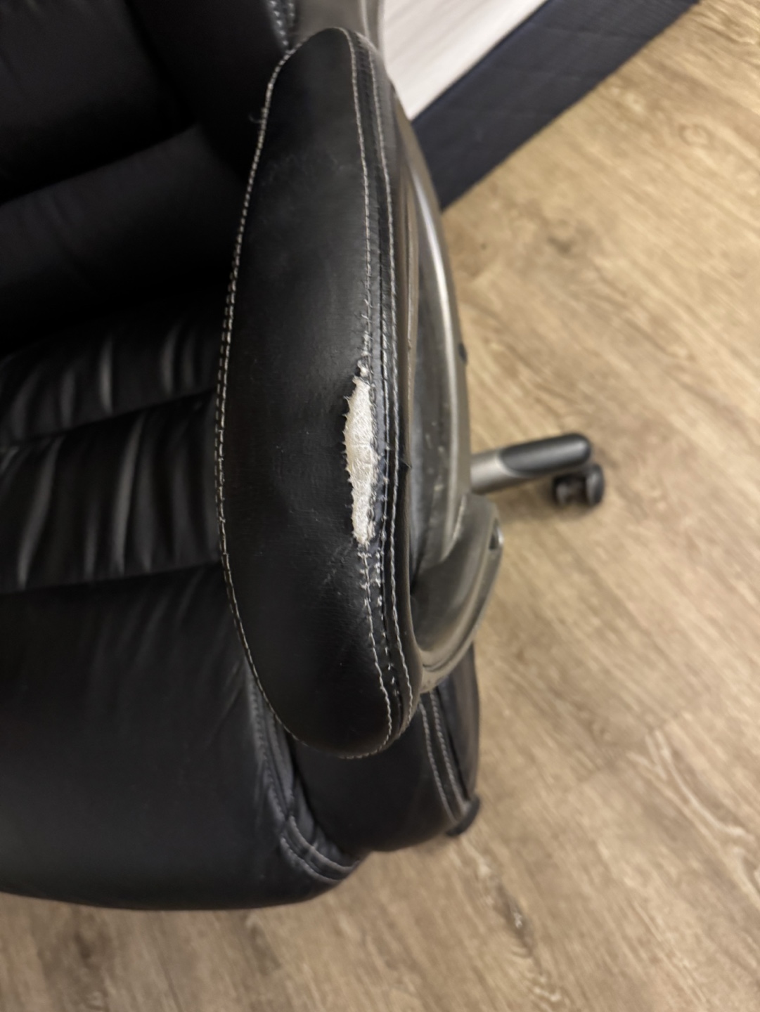Black Leather Office Chair - photo 3