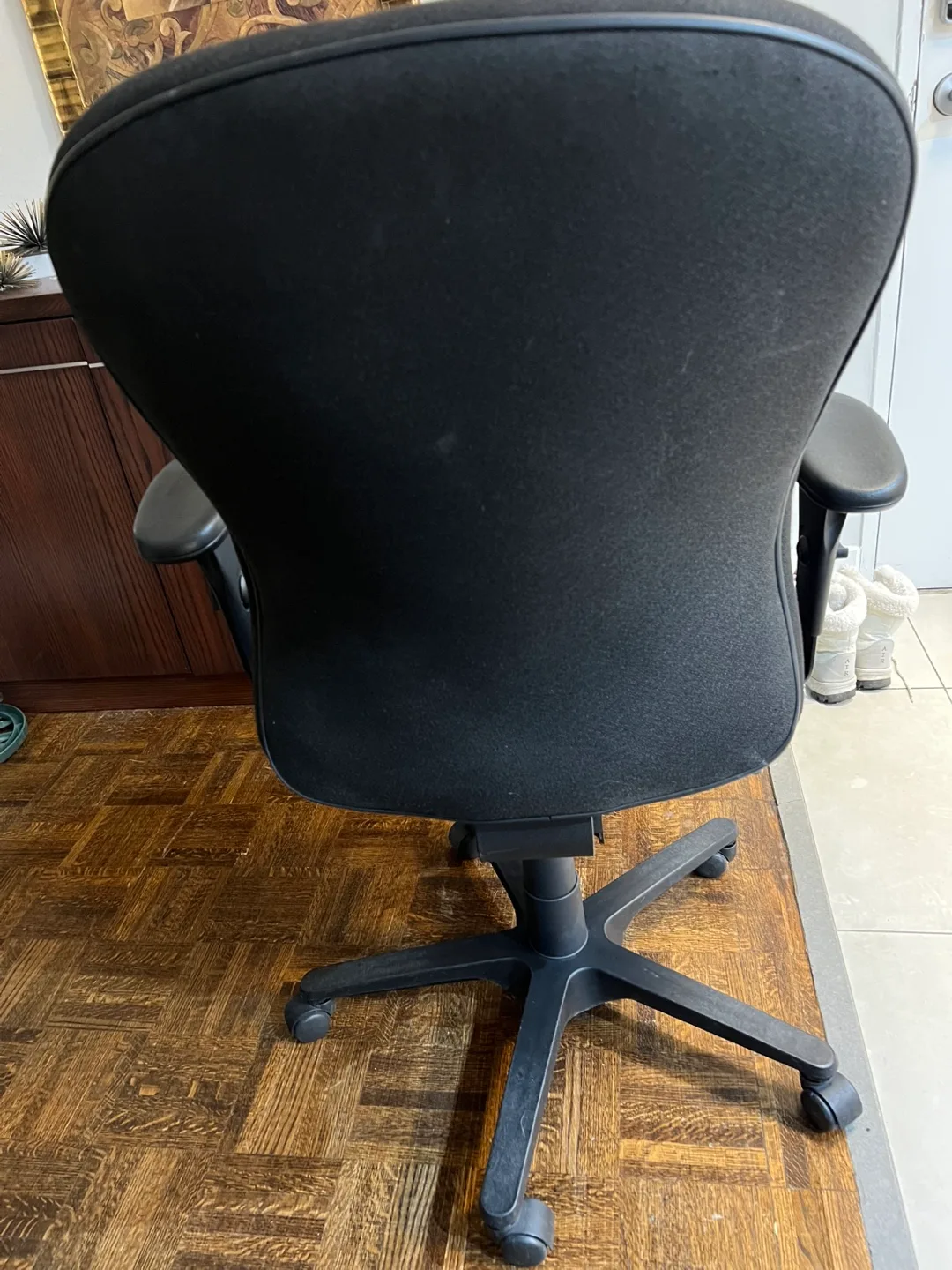 Office Chair - Black - Adjustable image indicator(2)
