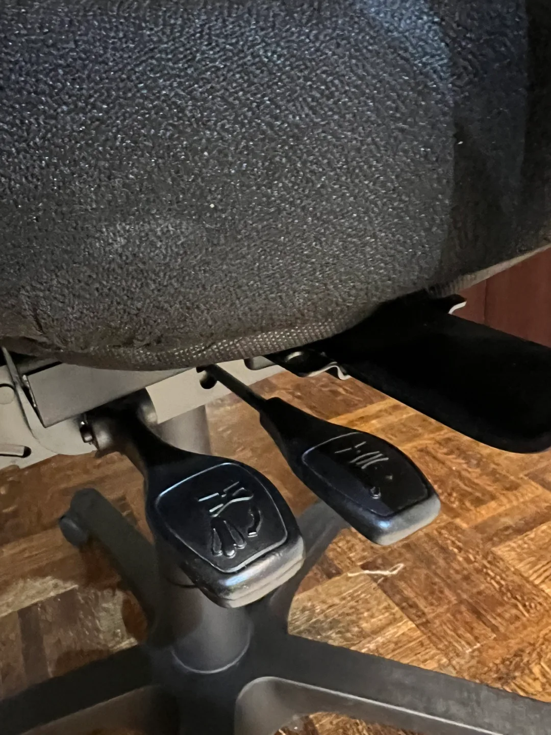 Office Chair - Black - Adjustable image indicator(3)