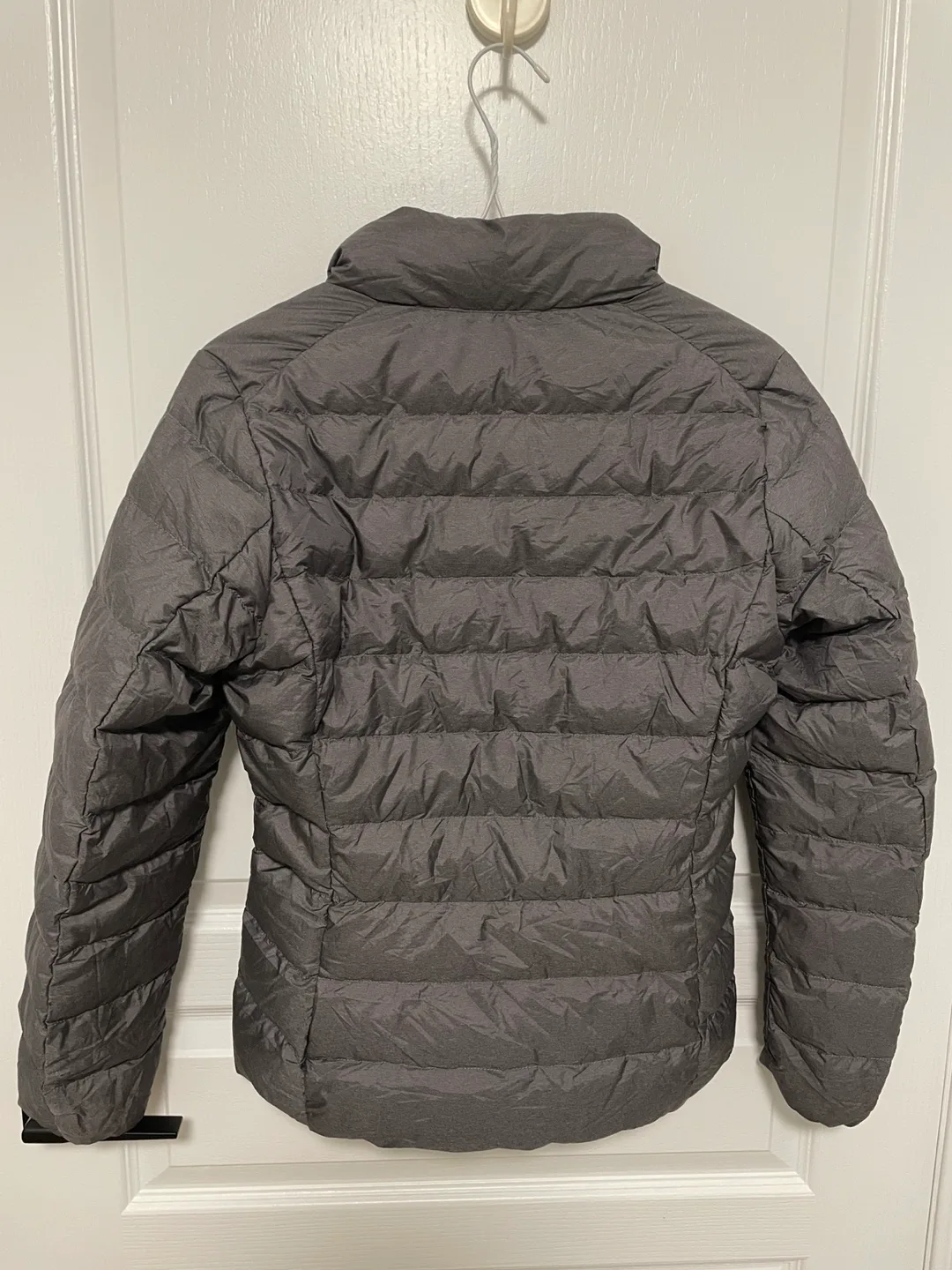 Uniqlo Women's Grey Ultra Light Down Jacket - XS size image indicator(2)