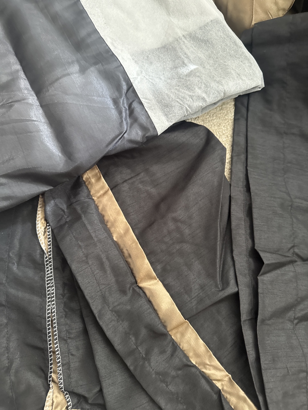 Black and Gold Queen Size Bedding Set - photo 3