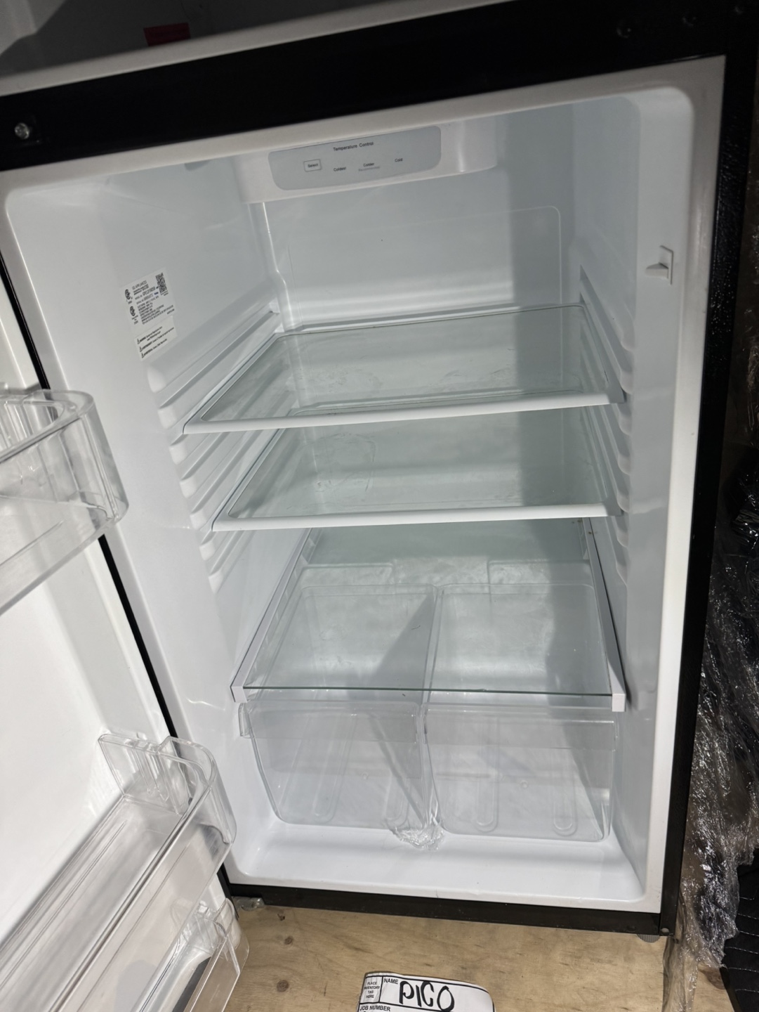 GE GPE12FSKSB Top Freezer Refrigerator