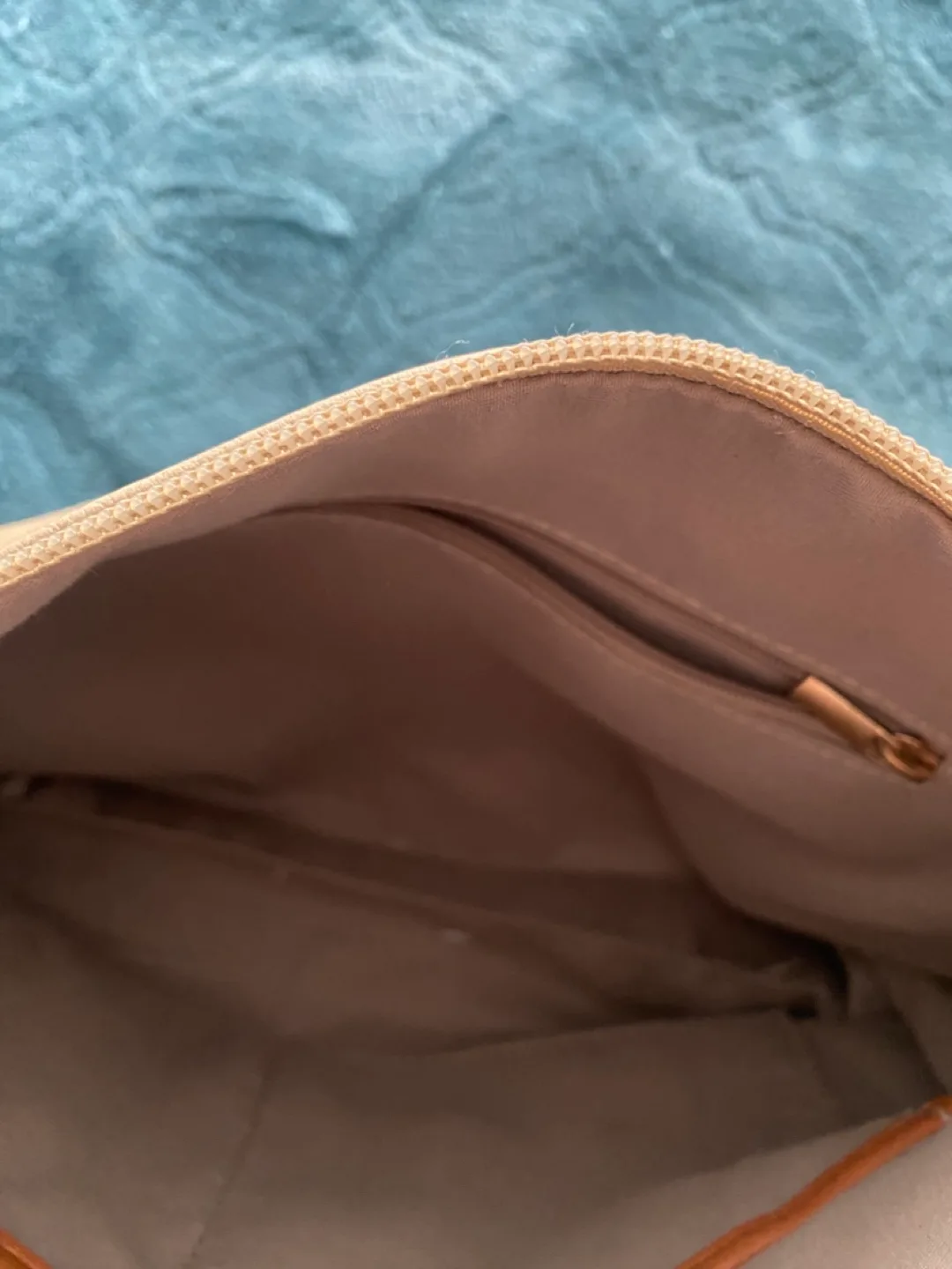 Beige Crossbody Bag with  Strap # freecycle image indicator(2)
