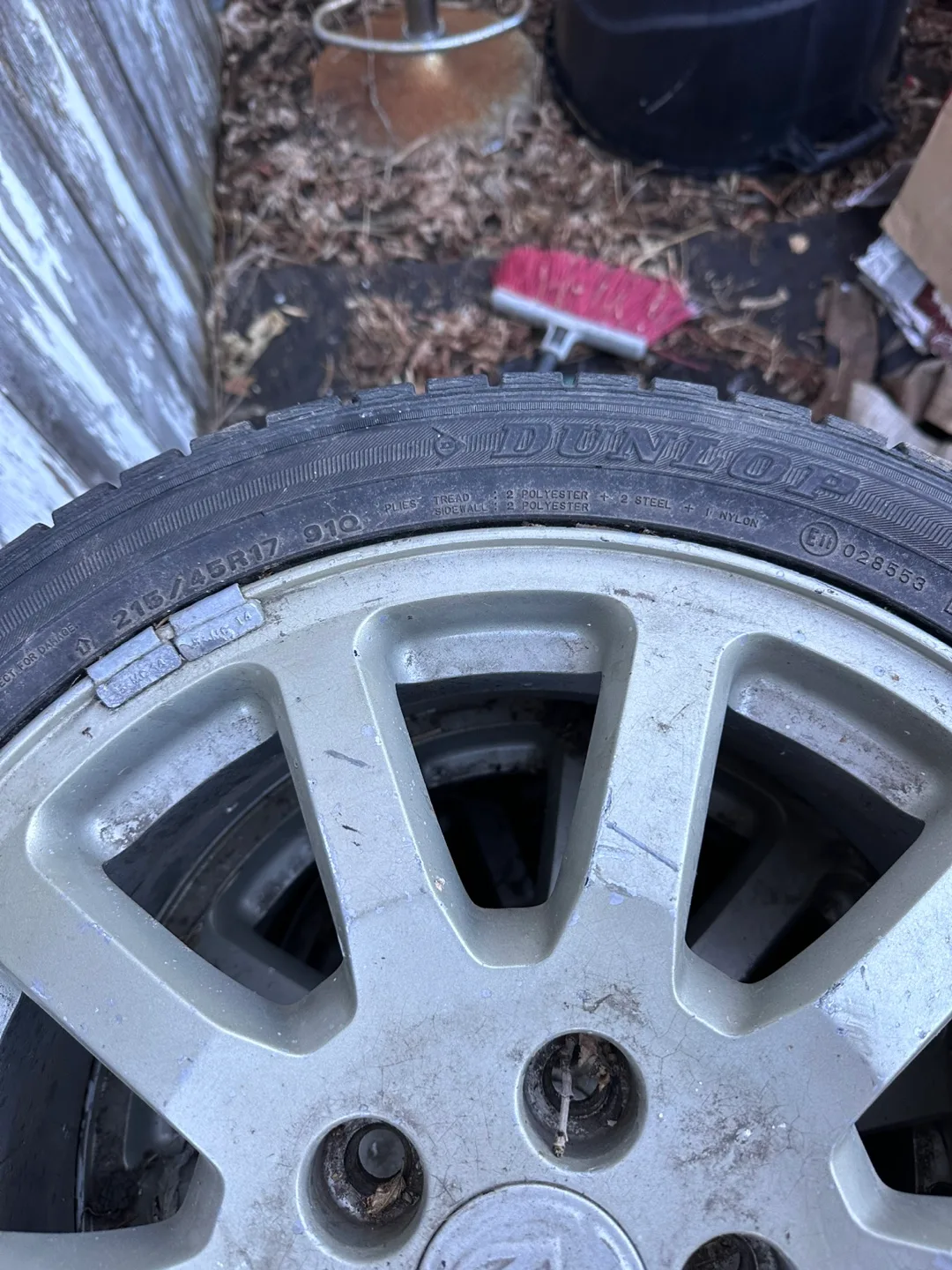 Dunlop Winter Tire - 215/45R17 image indicator(4)