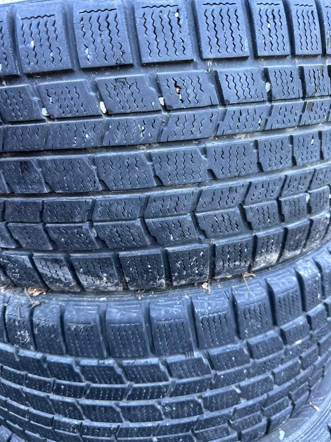 Dunlop Winter Tire - 215/45R17 image indicator(3)