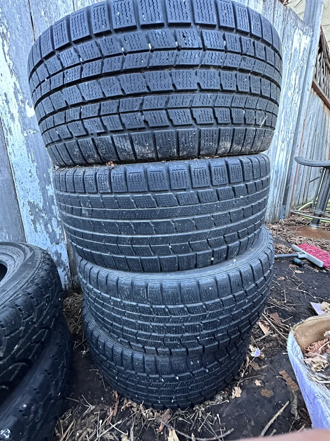 Dunlop Winter Tire - 215/45R17 image indicator(2)