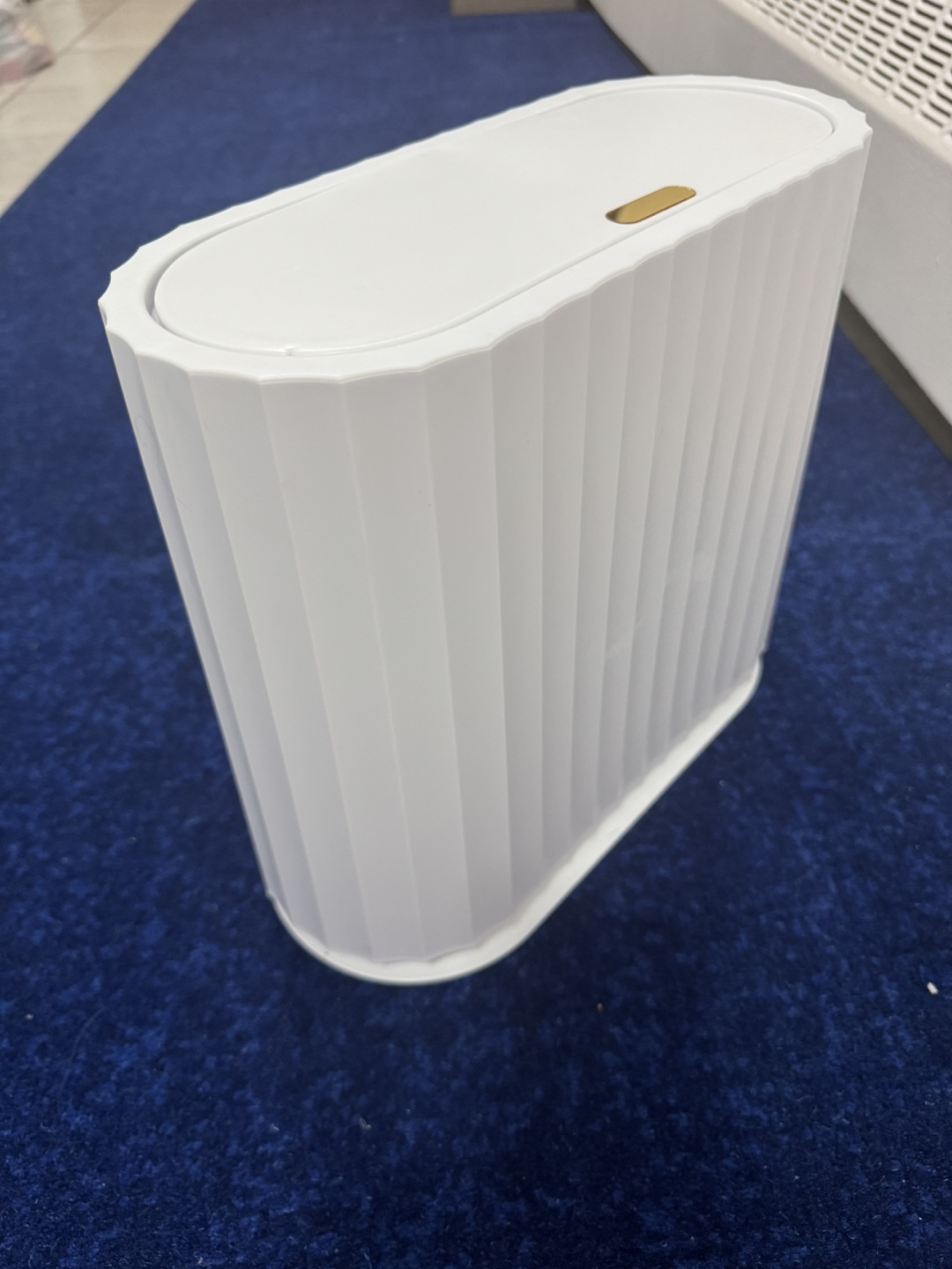 White Oval Trash Can with Lid - photo 2