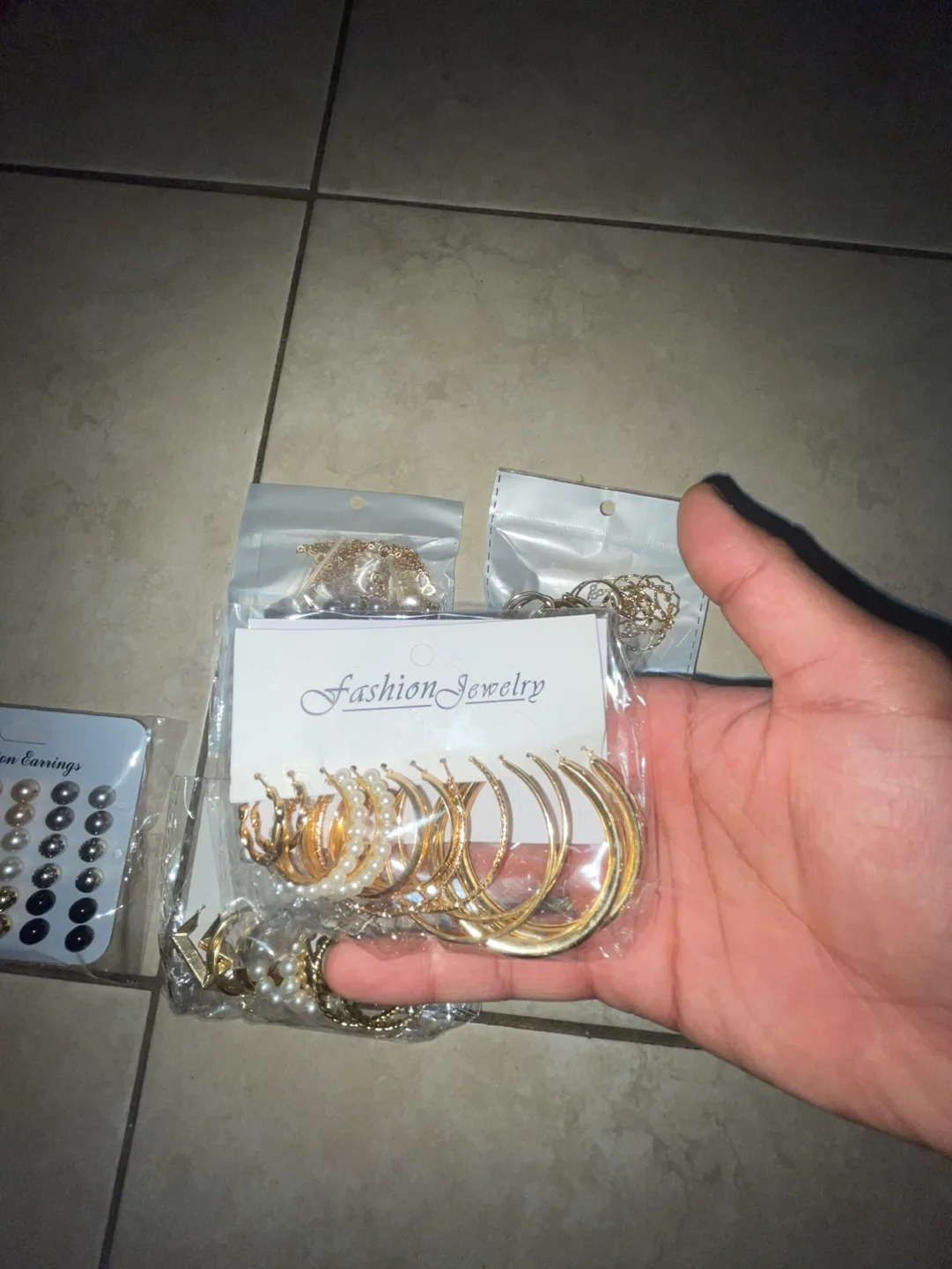 86pc Women’s Jewelry (Necklace, Earrings, Rings, Studs) image indicator(2)