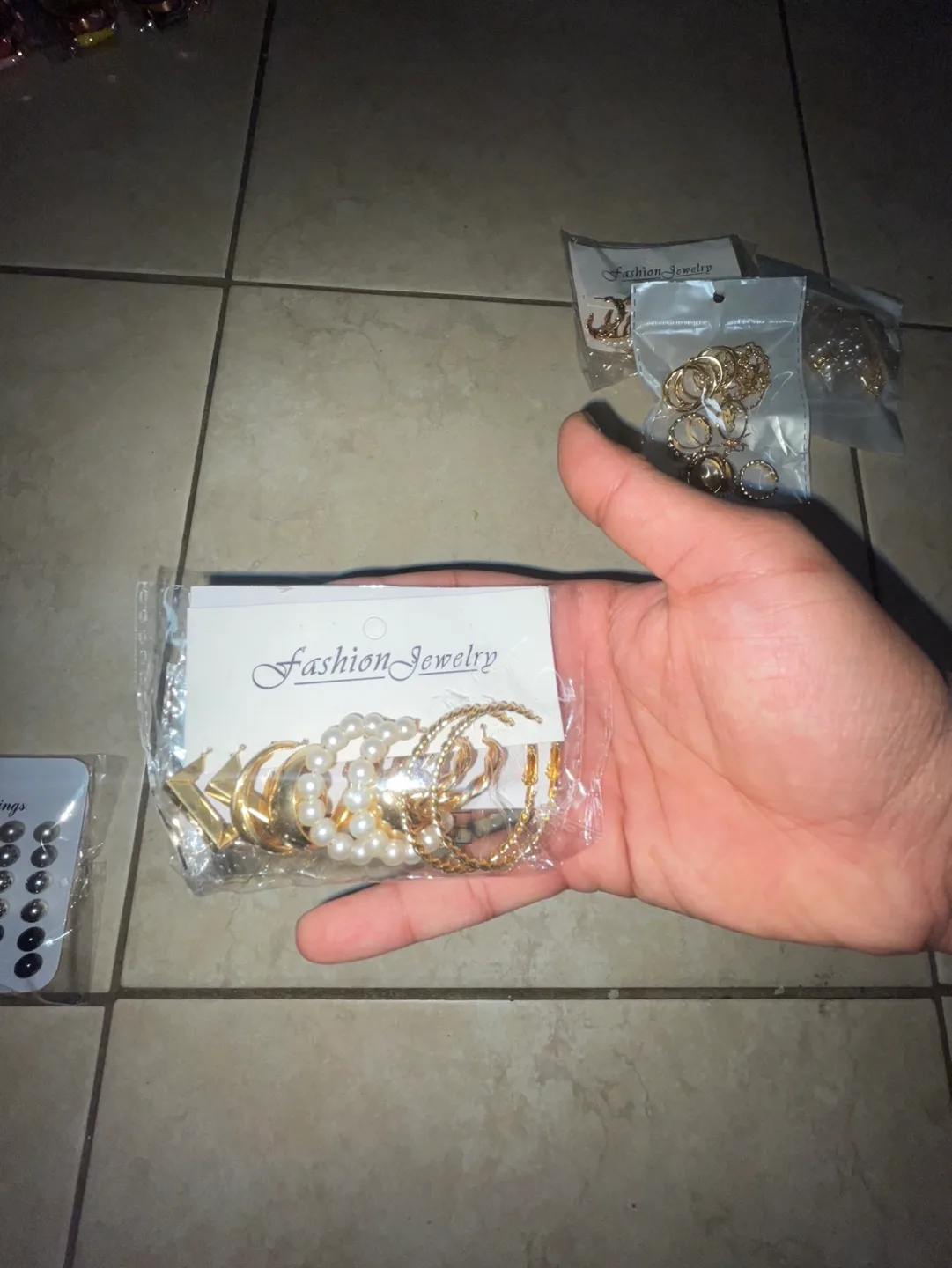 86pc Women’s Jewelry (Necklace, Earrings, Rings, Studs) image indicator(5)