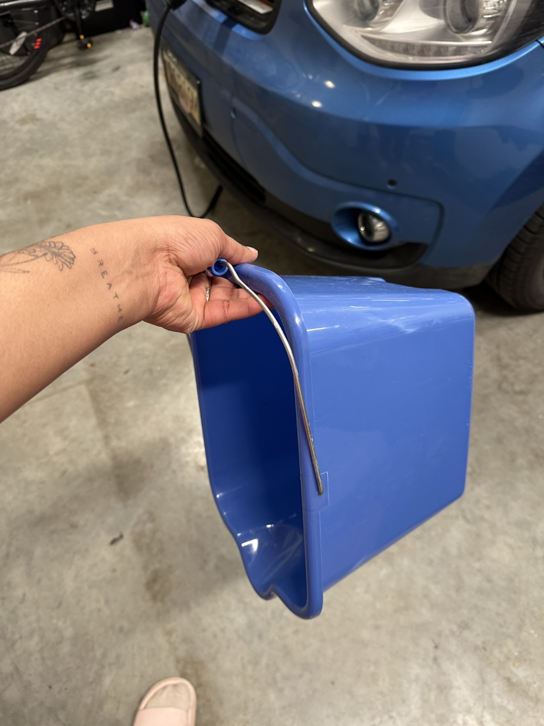 Blue Plastic Bucket with Handle #freecycle - photo 2