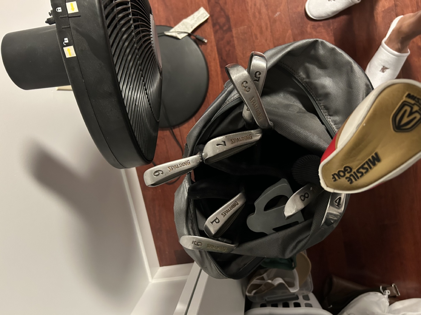 Golf bag with some clubs - photo 3