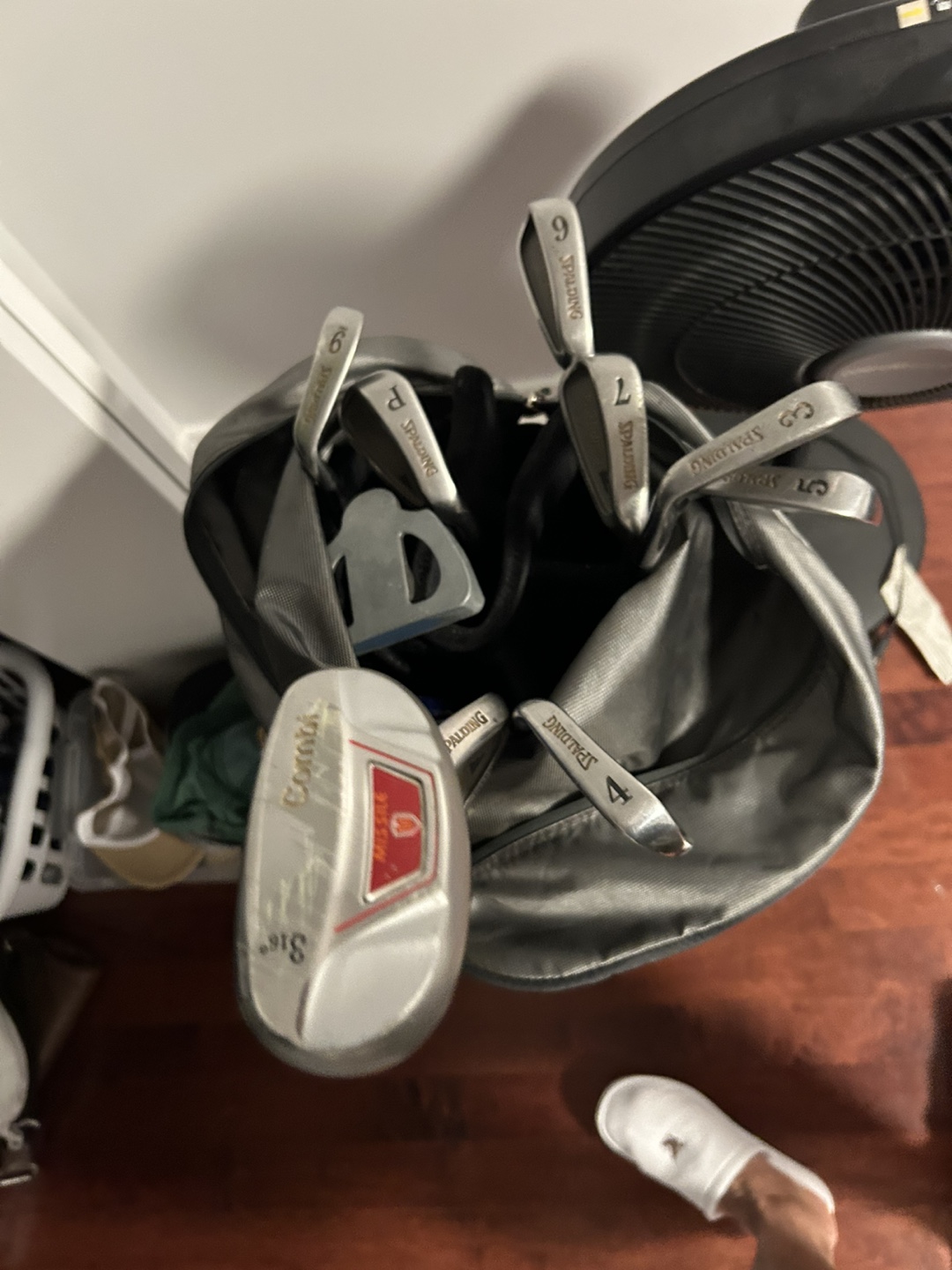 Golf bag with some clubs - photo 2