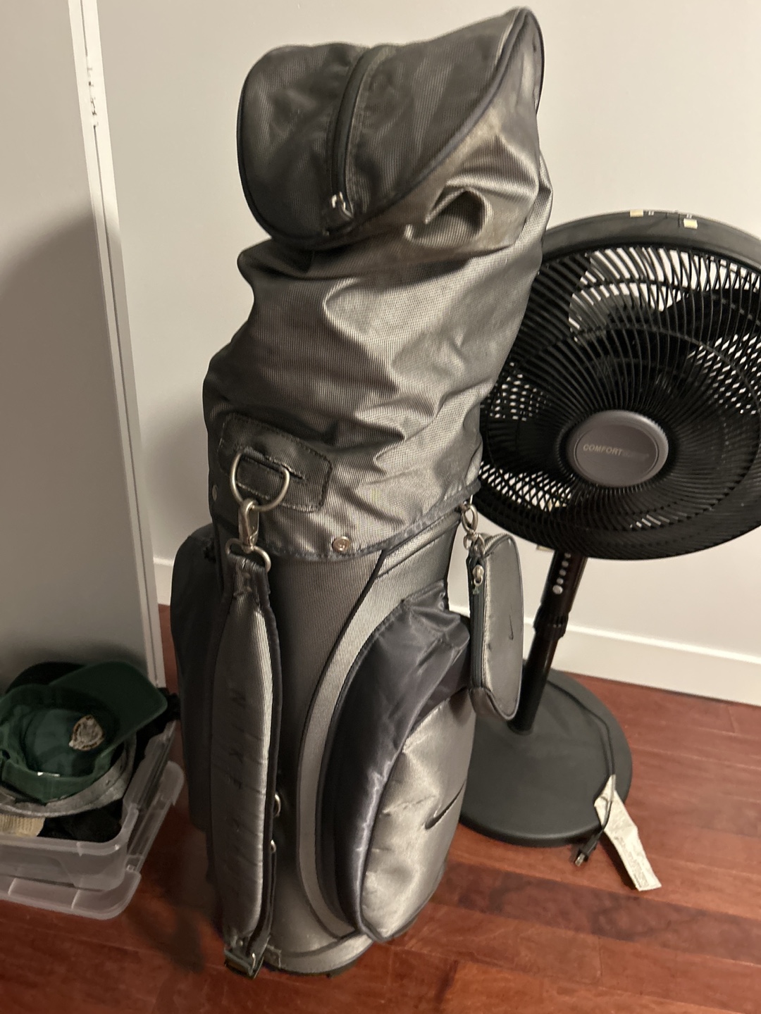 Golf bag with some clubs - photo 5