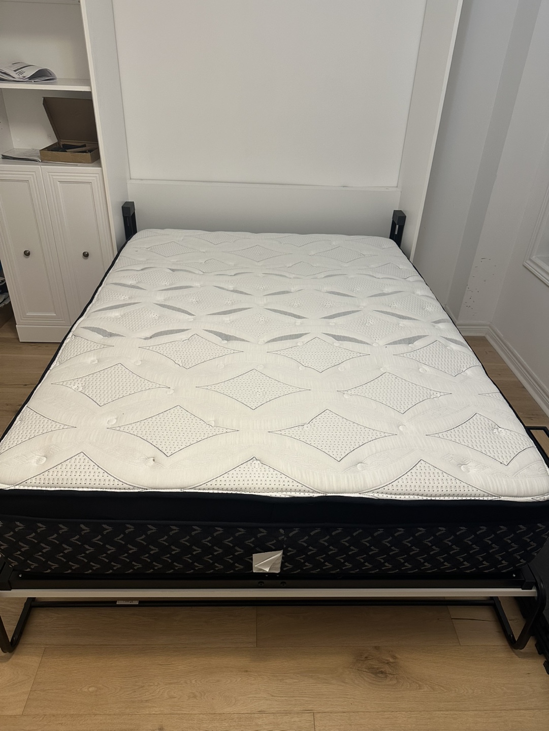 Queen Bed Mattress, Sealy Posturepedic Proback with Eurotop - photo 2