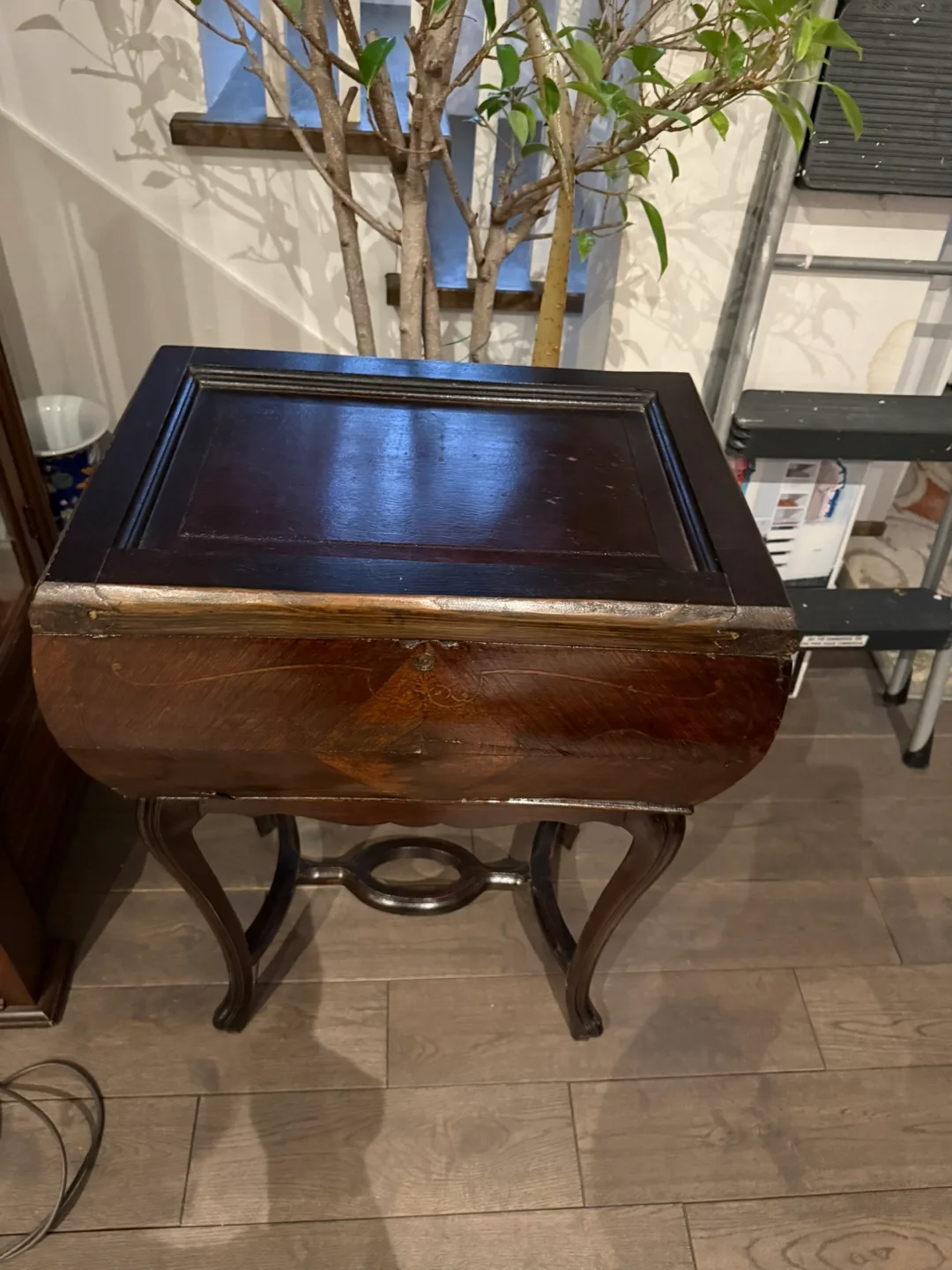 Antique solid wood side table image indicator(3)