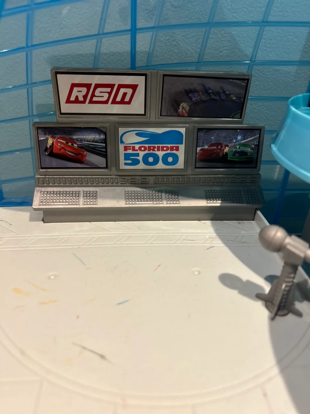 Cars 3 Pit Stop Playset (only garage) image indicator(2)