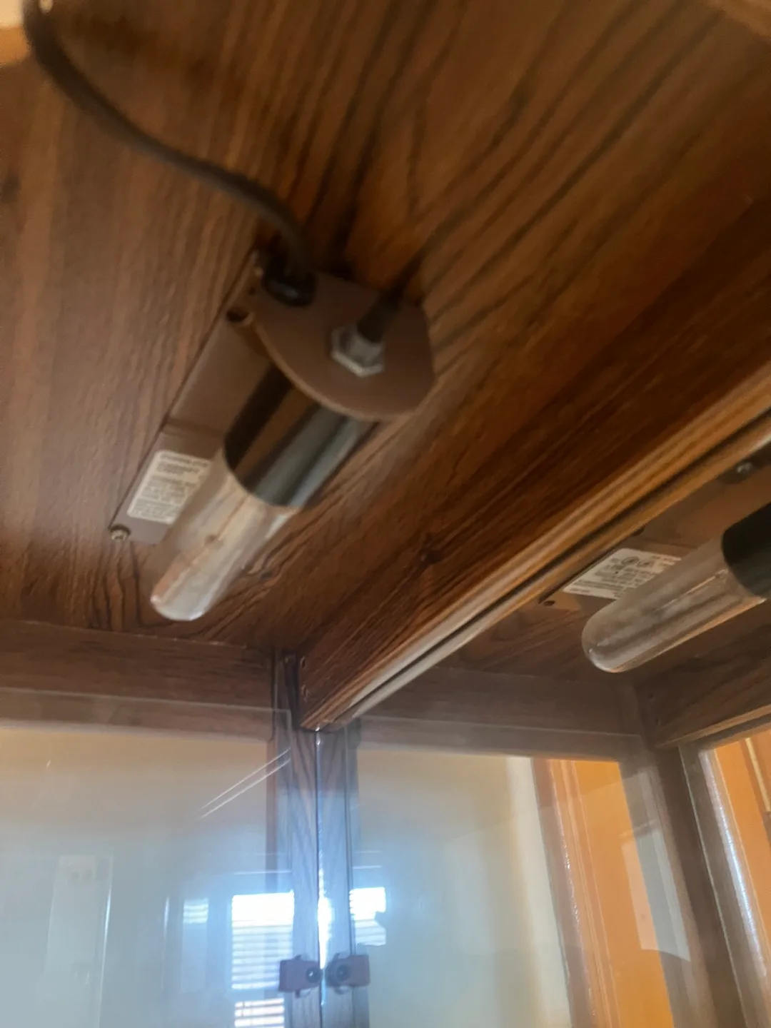 Oak Wood Curio Cabinet with Lighting image indicator(3)