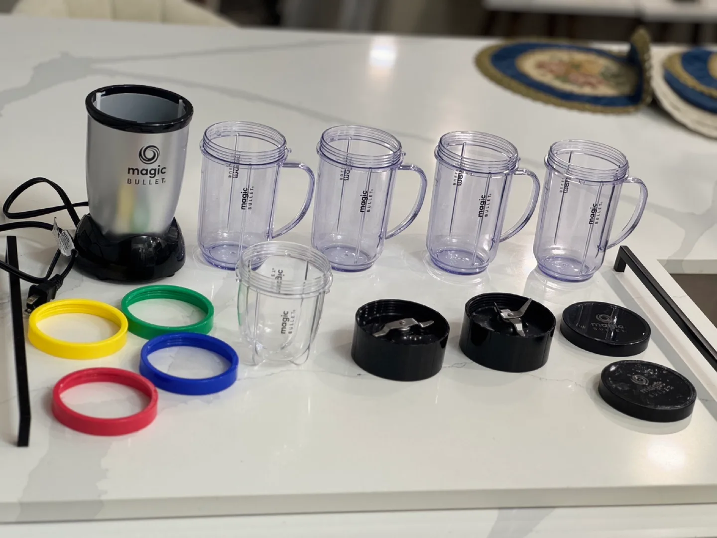 Magic Bullet Blender with Extra Cups and Lids image indicator(6)