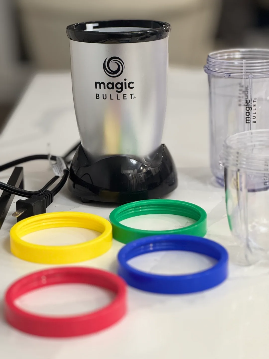 Magic Bullet Blender with Extra Cups and Lids image indicator(4)