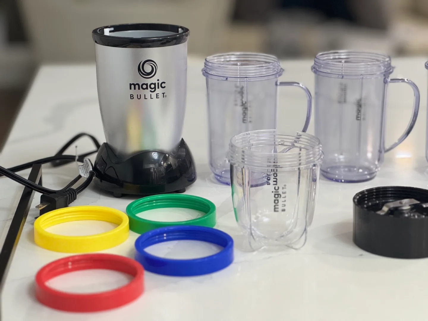 Magic Bullet Blender with Extra Cups and Lids image indicator(10)