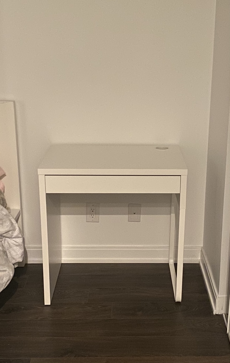 White Desk and Chair Set - photo 2